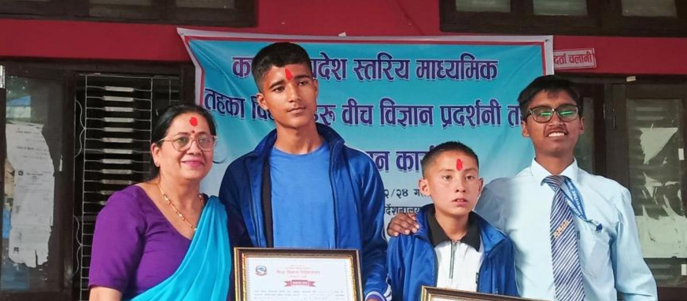 मिति २०८२।०२।२४ गते सम्पन्न कर्णाली प्रदेश स्तरीय माध्यमिक तहका विद्यार्थीहरु वीच विज्ञान प्रदर्शनी तथा प्रतिभा पहिचान कार्यक्रमका फोटोहरु